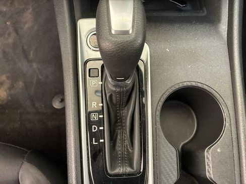 Used 2025 Nissan Altima 2.5 SV FWD image 21