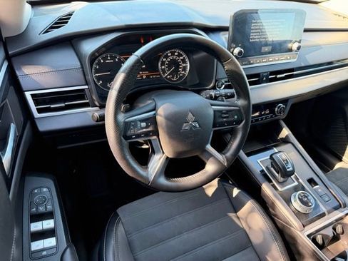 Used 2024 Mitsubishi Outlander SE AWD/4WD image 20