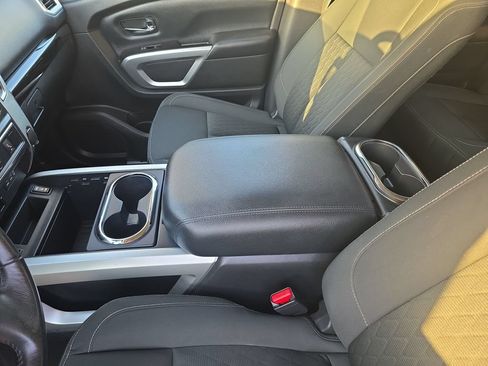 Used 2019 Nissan Titan SV w/ SV Convenience Package AWD/4WD image 24