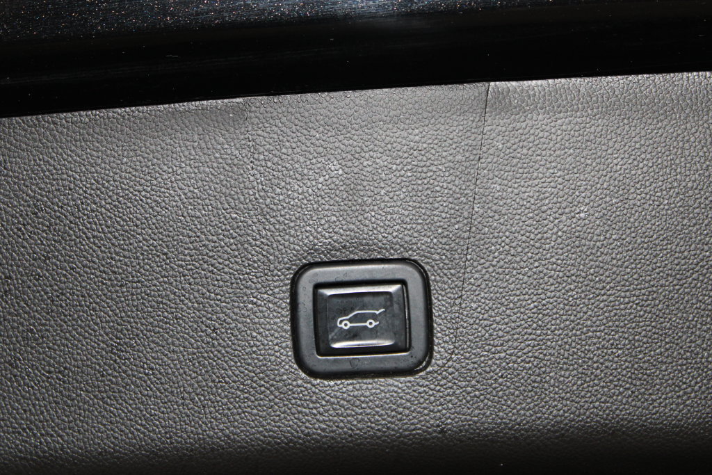Used 2023 Chevrolet Traverse LT AWD/4WD image 30