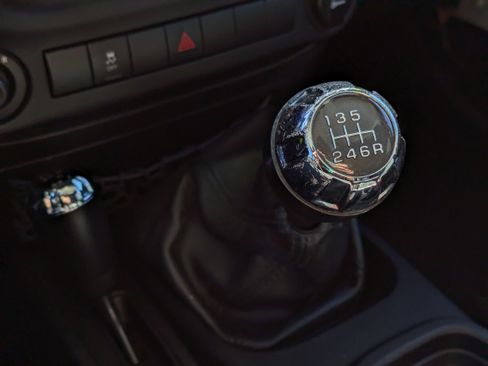 Used 2012 Jeep Wrangler Unlimited Sport image 29