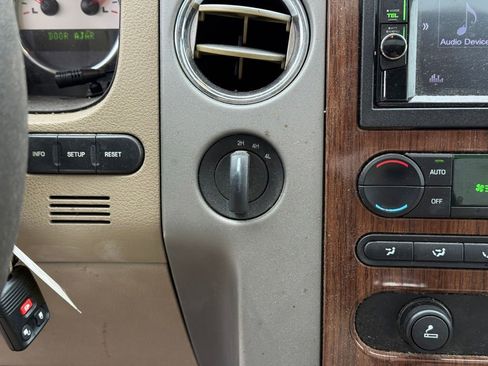 Used 2004 Ford F150 Lariat AWD/4WD image 22