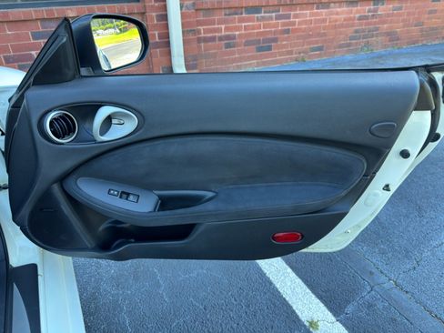 Used 2010 Nissan 370Z Touring RWD image 32