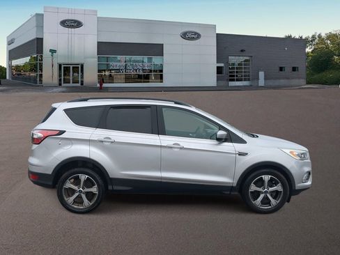 Used 2017 Ford Escape SE w/ Equipment Group 201A image 12