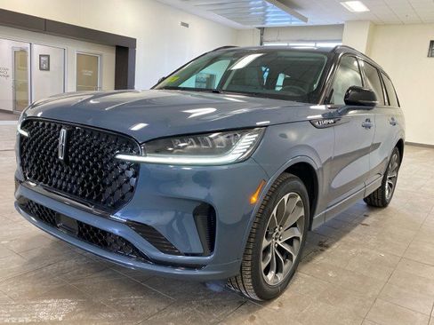 New 2026 Lincoln Aviator AWD w/ Jet Appearance Package image 4