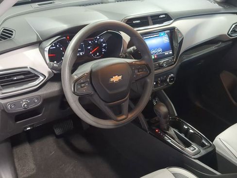 Used 2021 Chevrolet TrailBlazer LT w/ Convenience Package image 12