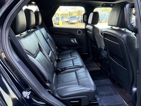 Used 2020 Land Rover Discovery SE AWD/4WD image 14