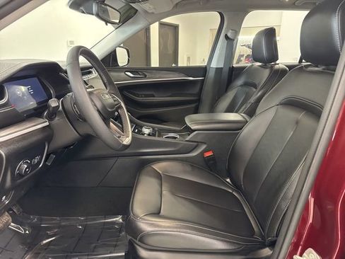 Used 2024 Jeep Grand Cherokee Limited w/ Trailer Tow Package image 16