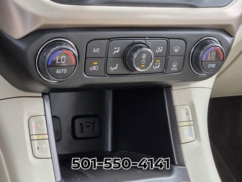 Used 2019 GMC Acadia Denali w/ Technology Package FWD image 25