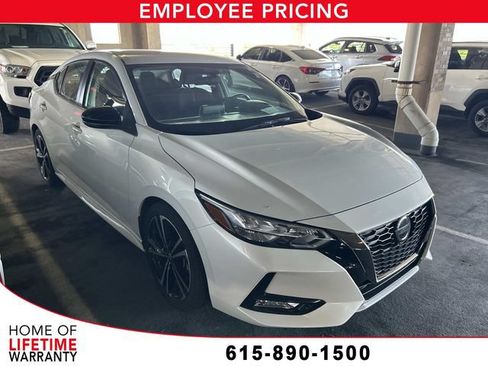 Used 2021 Nissan Sentra SR FWD image 1