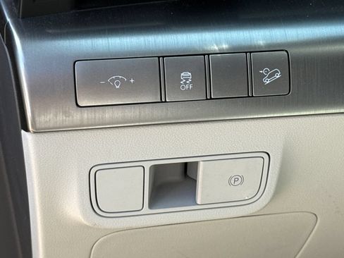 Used 2025 Hyundai Kona SEL FWD image 20