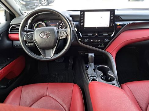 Used 2021 Toyota Camry XSE image 15