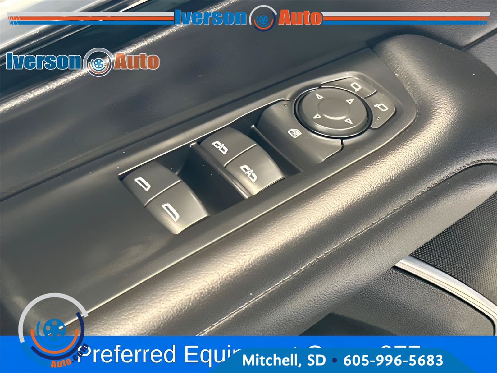 Used 2025 Chevrolet Suburban Z71 AWD/4WD image 16