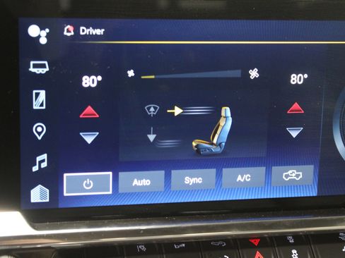 Used 2025 Chevrolet Silverado 2500 LTZ w/ LTZ Plus Package image 31