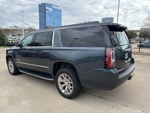 Used 2020 GMC Yukon XL SLT w/ Value Plus Edition image 3