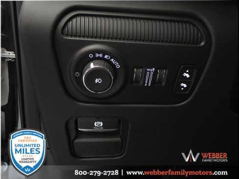 Used 2023 Jeep Grand Wagoneer Series III w/ Rear Seat Video Group 1 AWD/4WD image 28
