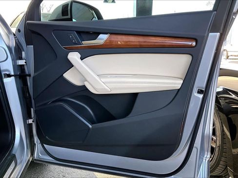 Used 2022 Audi Q5 2.0T Premium Plus image 22