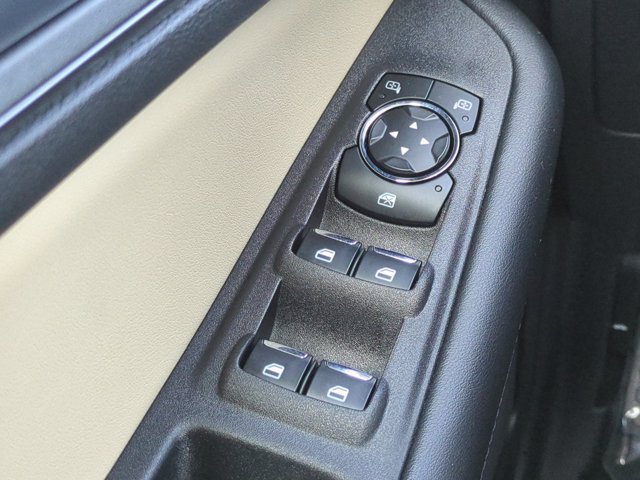 Used 2024 Ford Edge SE w/ Black Appearance Package AWD/4WD image 21