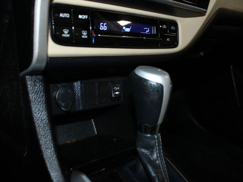 Used 2019 Toyota Corolla LE FWD image 16