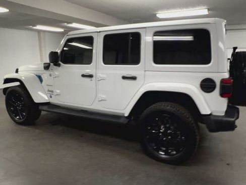 Used 2021 Jeep Wrangler Unlimited Sahara w/ Cold Weather Group image 6
