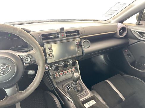 Certified 2023 Toyota GR86 Premium RWD image 32
