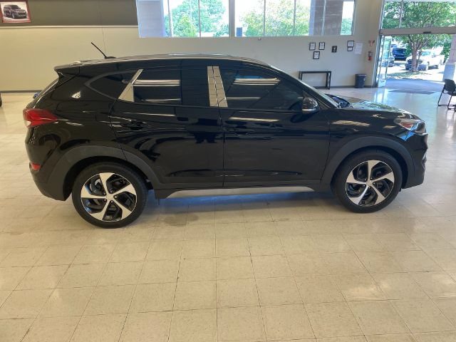 Used 2017 Hyundai Tucson Sport FWD image 3