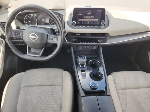 Used 2025 Nissan Rogue SV AWD/4WD image 10