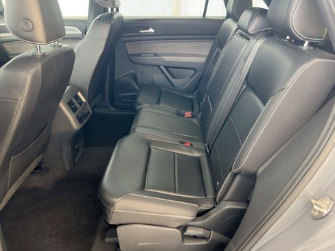 Certified 2022 Volkswagen Atlas Cross Sport SE image 15