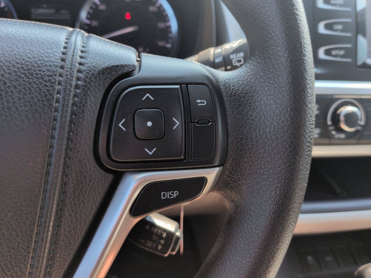 Used 2015 Toyota Highlander LE FWD image 19