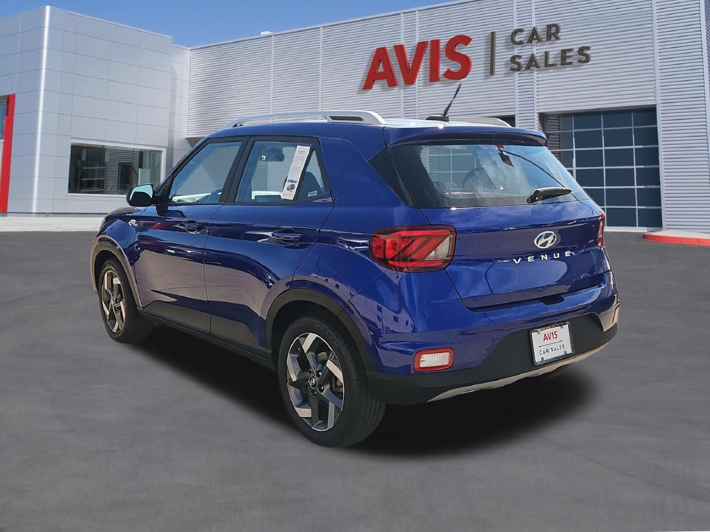 Used 2025 Hyundai Venue SEL FWD image 9