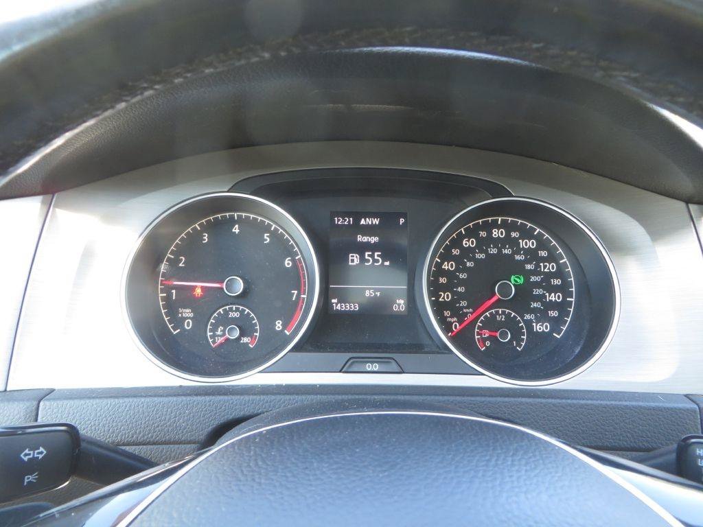 Used 2017 Volkswagen Golf S FWD image 12