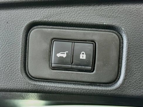 Used 2025 Nissan Pathfinder Platinum w/ Cargo Package AWD/4WD image 32