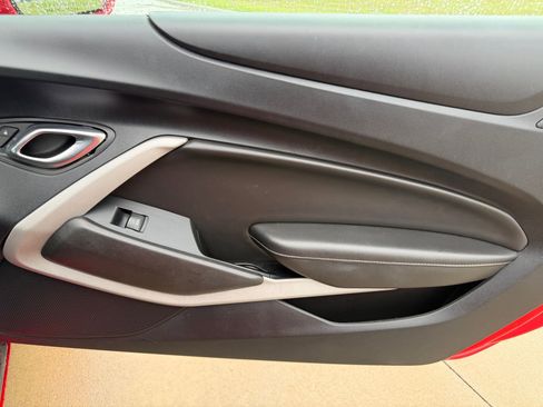 Used 2020 Chevrolet Camaro LT image 24