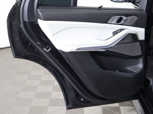 Used 2024 BMW X5 M60i image 31