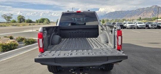 Used 2022 Ford F350 Lariat w/ Black Appearance Package AWD/4WD image 8
