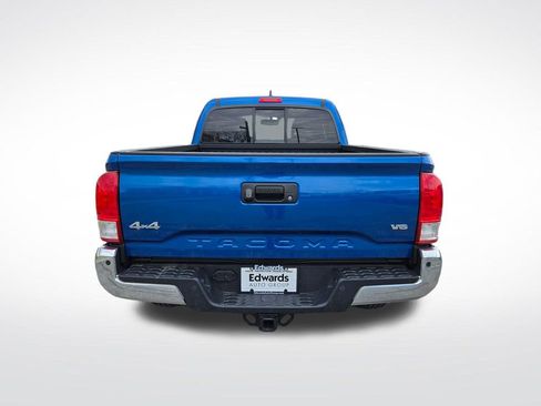 Used 2017 Toyota Tacoma SR5 w/ Tow Package image 4