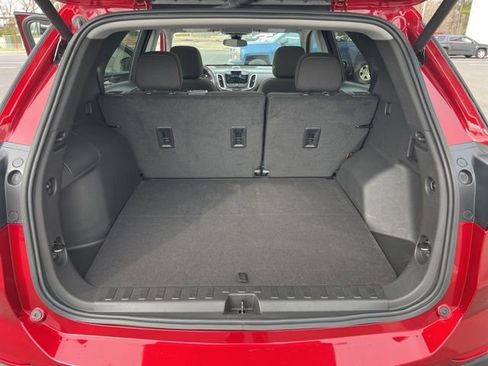 Used 2023 Chevrolet Equinox LT image 28