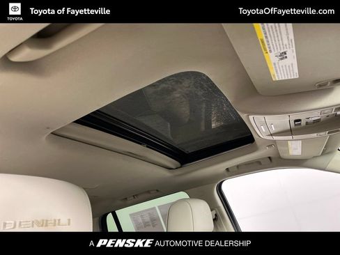 Used 2019 GMC Yukon Denali AWD/4WD image 5