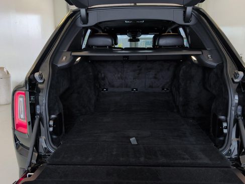 Used 2021 Rolls-Royce Cullinan AWD/4WD image 37
