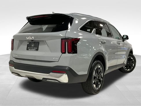 Used 2025 Kia Sorento S w/ Panoramic Sunroof Package image 12