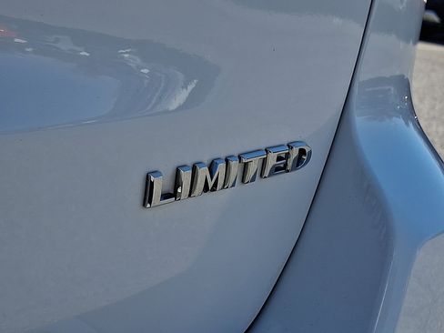 Used 2019 Jeep Grand Cherokee Limited w/ Trailer Tow Group IV image 30