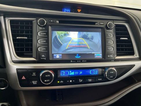 Used 2018 Toyota Highlander Limited Platinum AWD/4WD image 61