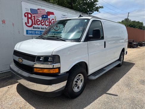 Used 2024 Chevrolet Express 2500 w/ Driver Convenience Package RWD image 5