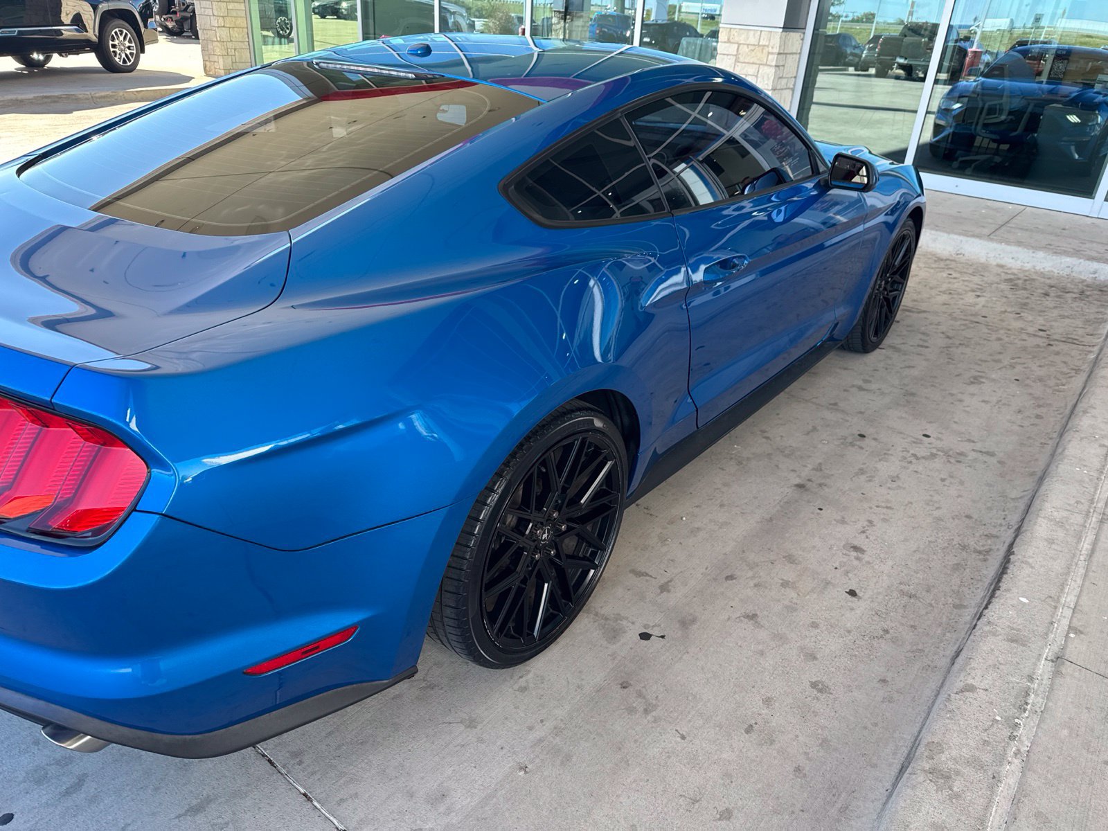 Used 2019 Ford Mustang Coupe RWD image 15