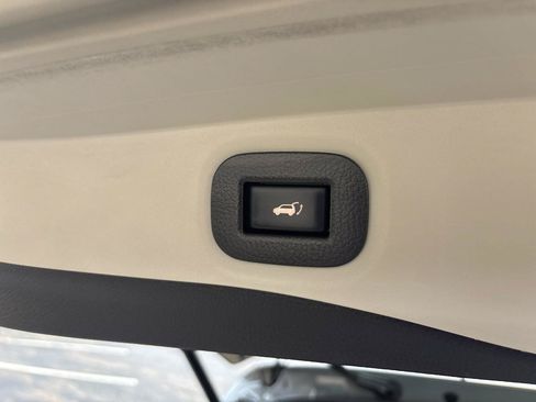 Used 2014 Nissan Rogue SL AWD/4WD image 28