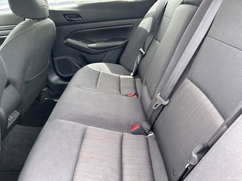 Used 2025 Nissan Altima 2.5 SV FWD image 34