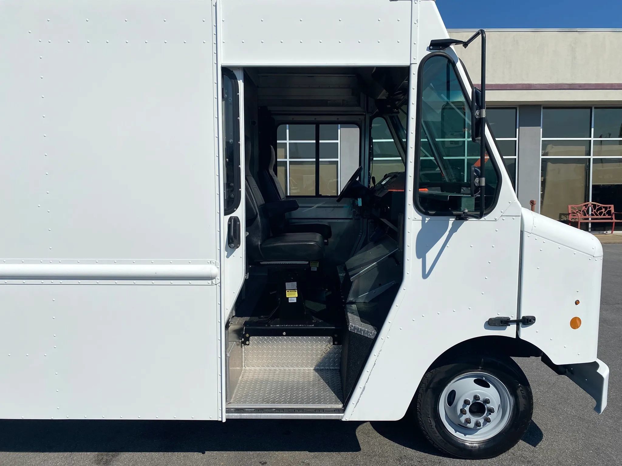 Used 2017 Ford E-350 and Econoline 350 Super Duty w/ A/C Prep Package RWD image 16
