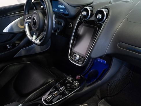 Used 2022 McLaren GT image 10