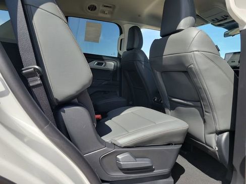 New 2026 Ford Explorer Active w/ Active Comfort Package image 18