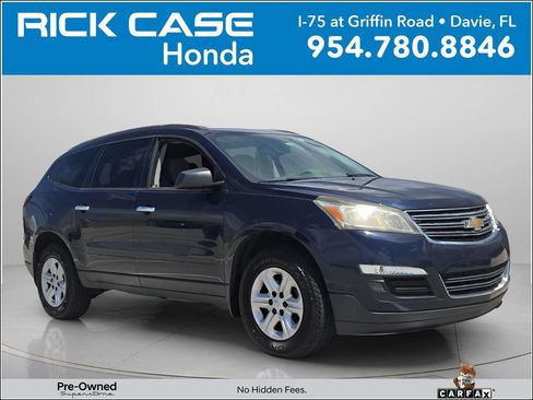 Used 2017 Chevrolet Traverse LS FWD image 1